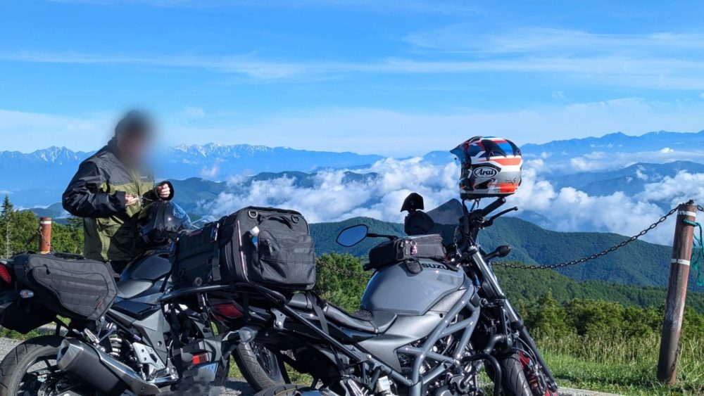 7月に道の駅美ヶ原高原に行ったときの写真。
標高が上がるととても寒くグリップヒーターをつけて走りました。