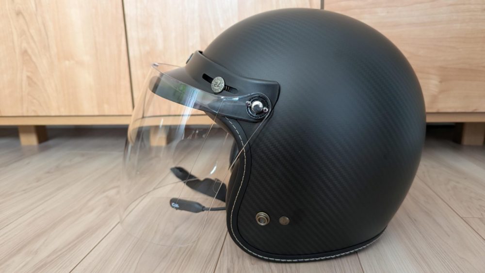 フライボーイジェット２にシールドを取り付けた様子。意外とデザインもマッチ。