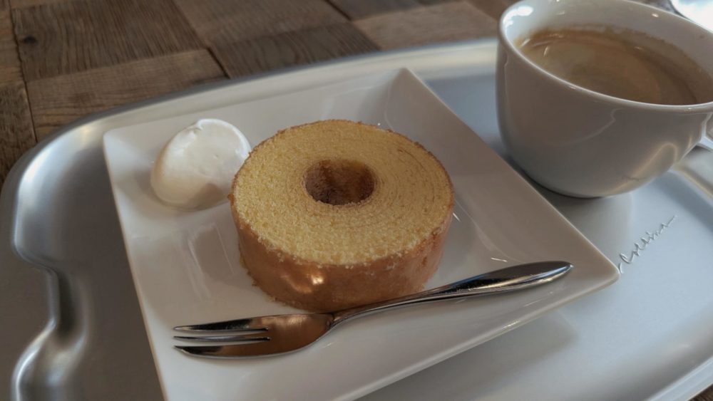ラ コリーナ近江八幡のバークファクトリー2階にあるバームクーヘンカフェで焼きたてバーム！ふわっふわで感動の美味しさ！