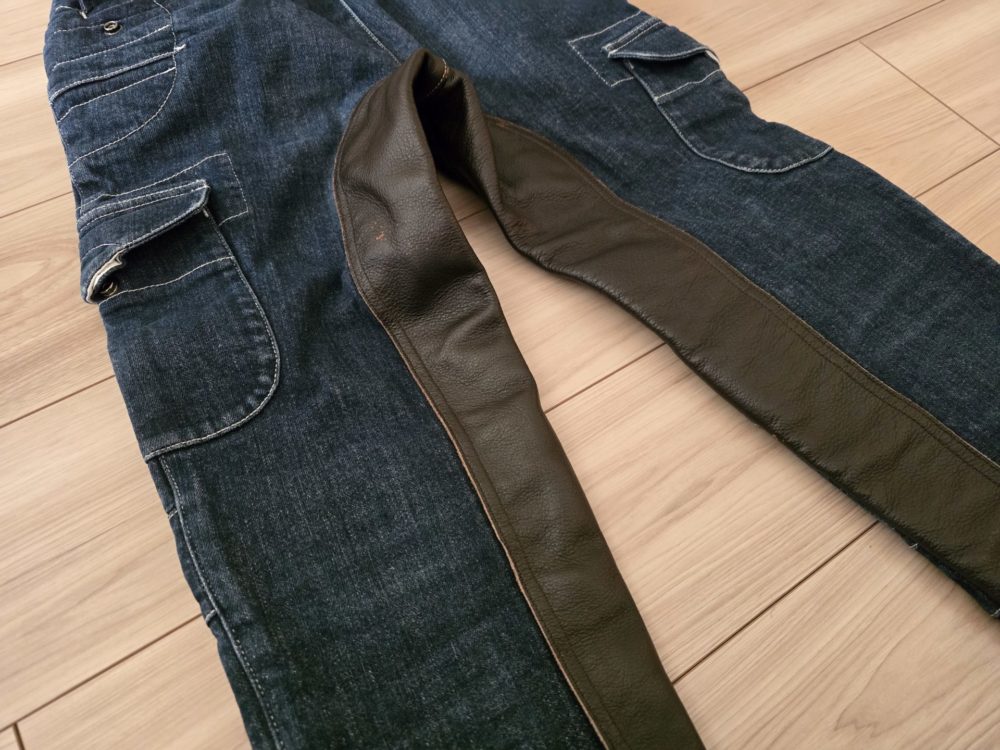 部分的にレザーがあしらわれているので、シートの上でお尻が滑らず、安定感が抜群。
長距離ツーリングでも驚くほど疲れにくい。